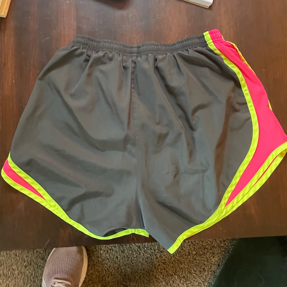 Nike running shorts - Picture 5 of 7